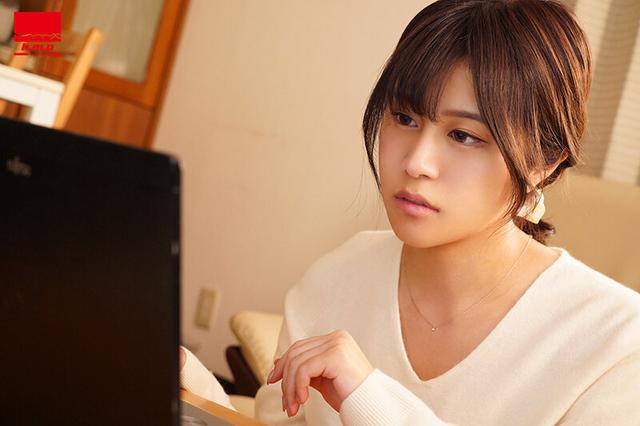 偶然の再会とNTR 一ヶ月射精我慢で妊活中の僕は元カノの騎乗位に一切抵抗出来ず全く動かない状態で膣奥に搾り取られた。奥井楓 サンプル画像 5