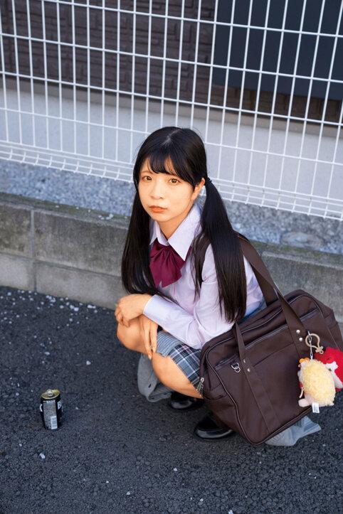 制服ロ○ータを強●的にレ〆プ 卑劣おじさんの種付け記録 汚い・臭い・巨漢おじさんに追い詰められる3名 サンプル画像 6