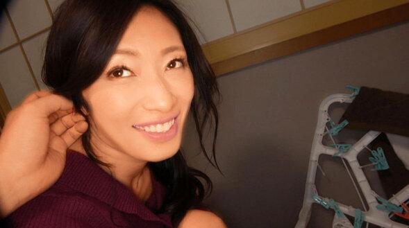 爆乳淫乱団地妻 近所の欲求不満美熟女たち 不倫性交2人 小早川怜子 由紀なつ碧 サンプル画像 7