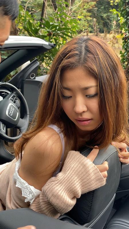 オープンカーセックスドライブ さとう白音 23歳 サンプル画像 4
