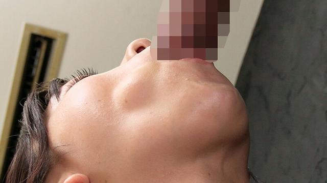 竿を喉奥に咥え込みながら顔動かさずに舌で亀頭かき混ぜ続けるフェラチオ2 サンプル画像 17