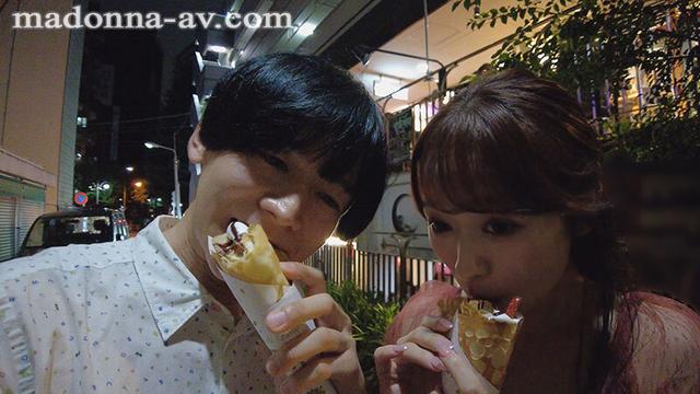 こんな場所なのに、Gカップ密着！！勃起を誘う痴女中出しデート 白石茉莉奈 サンプル画像 13