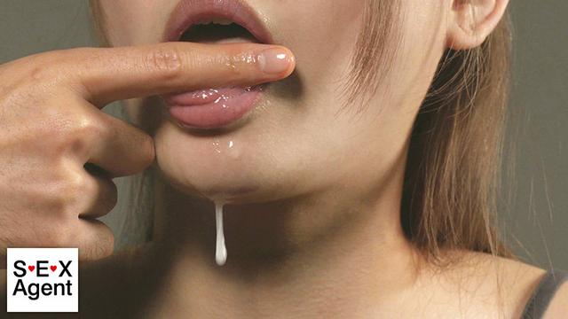 したたる唾液を観察するたっぷり指フェラ サンプル画像 18