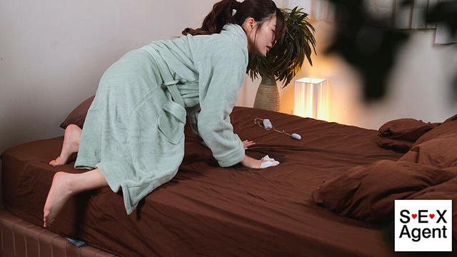 据え置きカメラの前でオナニーしたらおもらししちゃった女達 サンプル画像 12