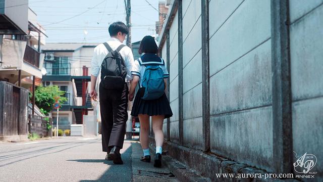 「私、引きこもりの同級生とその家族の人たちに凌●され種付けされ続けるの…そう、これから毎日…」 小島みこ サンプル画像 9