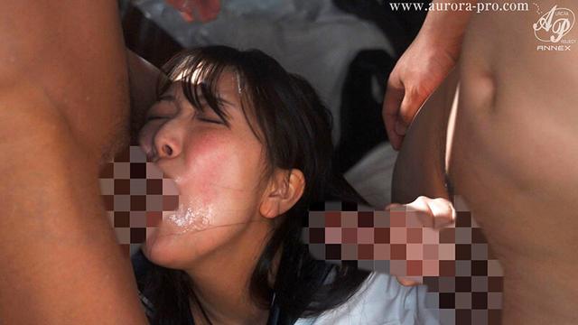 「私、引きこもりの同級生とその家族の人たちに凌●され種付けされ続けるの…そう、これから毎日…」 幾本もの肉棒の餌食となりマゾ開花する優等生… 久和原せいら サンプル画像 4