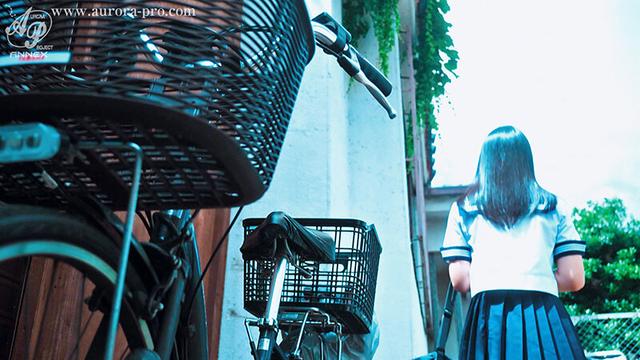 「私、引きこもりの同級生とその家族の人たちに凌●され種付けされ続けるの…そう、これから毎日…」悲劇の孕ませ姦淫…マゾ開花する女学生 天沢りん サンプル画像 2