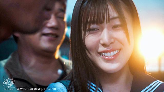 「おじさんに滅茶苦茶にされたい…」中年チ〇ポ偏愛女学生 汗塗れのオジサン達に汚されて絶頂中出し淫乱堕ち 下卑た小父様たちに輪されるって蕩けちゃう…。 高城なぎさ サンプル画像 3