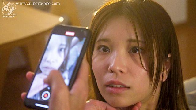 「あなた見ないで…」 悲劇の寝取られ… 自宅風俗で借金返済…夫の傍で客に中出しされる毎日… そして絶望の快楽へ 罠に堕とされた美人妻 月乃ひな サンプル画像 3