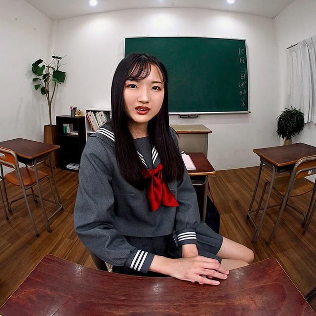 【VR】二人きりの教室で突然誘惑してくるむっつり系のクラスメイト 夏愛あずさ サンプル画像 2