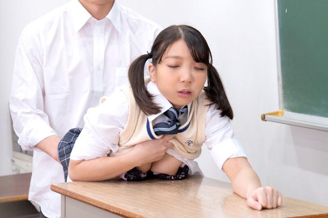 【VR】妹にオナニーをしている姿を見られて逆らえなくなったけどそれはそれでよかった話 天海一華 サンプル画像 1