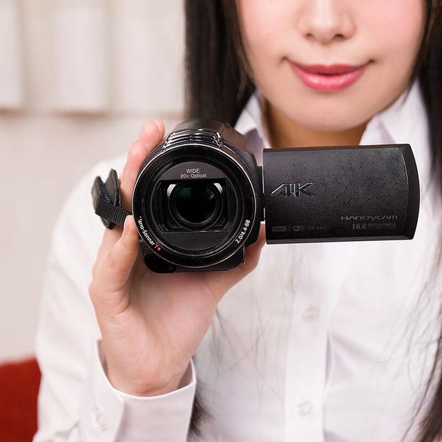 【VR】シコってる男の顔を撮影するのが趣味の女達 サンプル画像 2