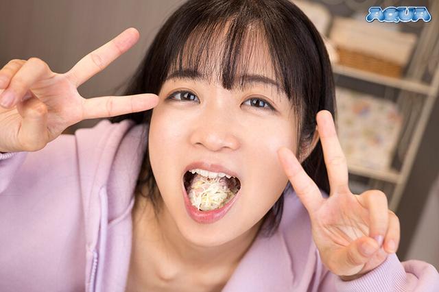 【VR】咀嚼物VR 食べてる女の口の中 サンプル画像 11
