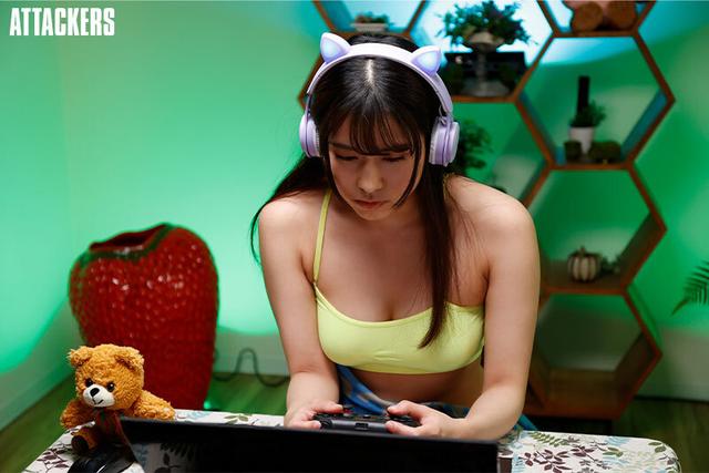 弟に犯●れた女性ゲーマー オンライン実況、生レ●プ配信 伊織羽音 サンプル画像 1