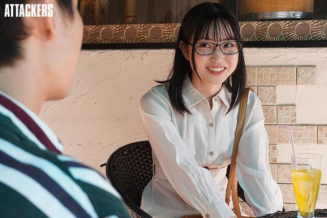 バイト先の中年店長に全身舐め回されて完堕ちしてしまった女子大生。 小栗みゆ サンプル画像 4