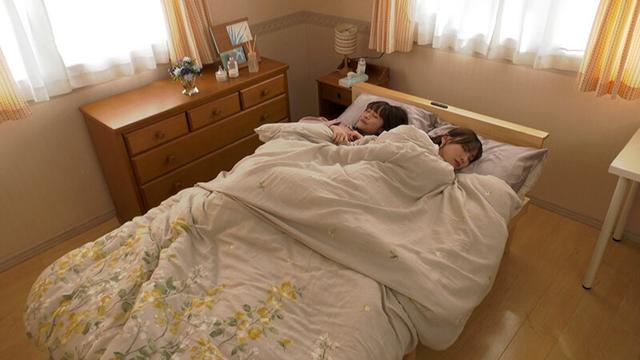 親友レズビアン ～友だちからカップルに…女同士の甘い生活～ サンプル画像 1