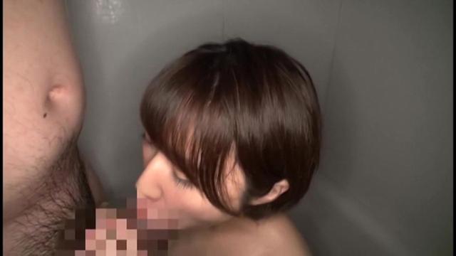 あなたごめんね 欲求不満でスケベしたくてたまらない上品奥様＆3Pに興味津々の変態オチ●ポ大好きショートカット奥様 サンプル画像 20