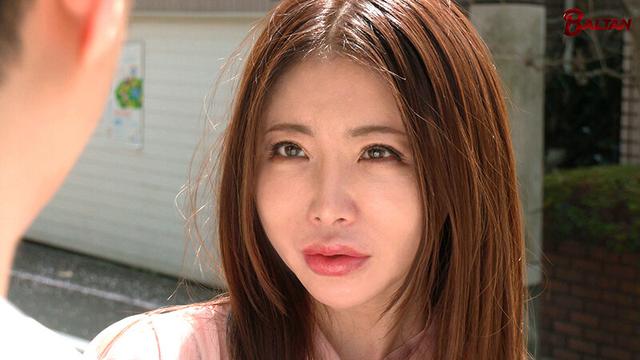 童貞を貪り弄んでイキ狂う人妻 設楽アリサ サンプル画像 1