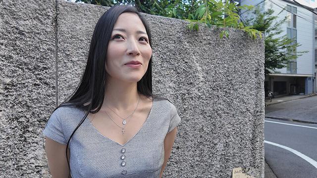 THE ドキュメント 本能丸出しでする絶頂SEX おしとやかな九州セレブ妻が極太肉棒でイキ狂う情熱の快楽乱交 東条実澪 サンプル画像 2