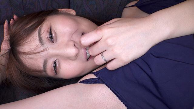 THE ドキュメント 本能丸出しでする絶頂SEX 勃起したチ〇ポを見せられ即発情するスケベな人妻と4P中出し乱交交尾 末広純 サンプル画像 9