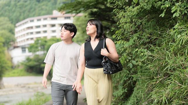 【配信限定特別版】母子交尾 ～湯槍曾温泉路～ 山本かをり サンプル画像 1