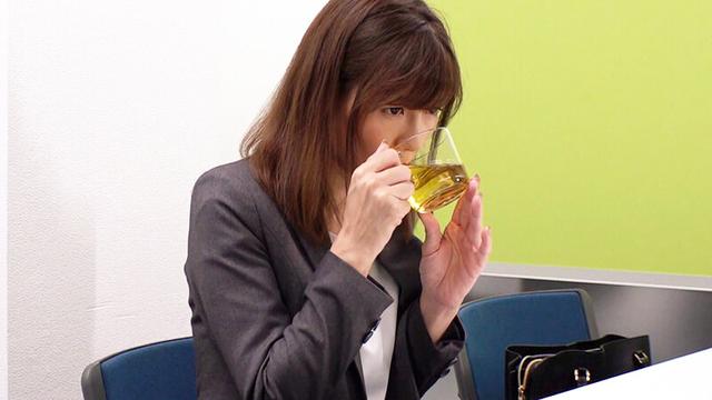 バリキャリ傲慢パワハラ上司を墜として言いなり性約社員 渋谷なつ サンプル画像 2