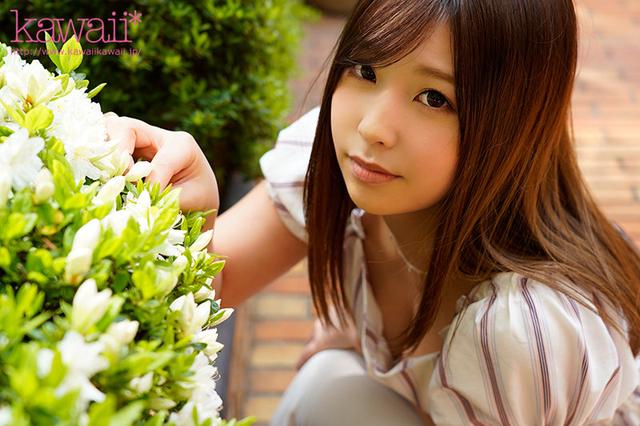 「M男クン、この指と～まれ！」見た目は清楚、中身はドS！？自慢の手コキで抜きまくりドピュドピュドピューン！12連発ヌキヌキ衝撃デビュー！ 柚葉あおい サンプル画像 1