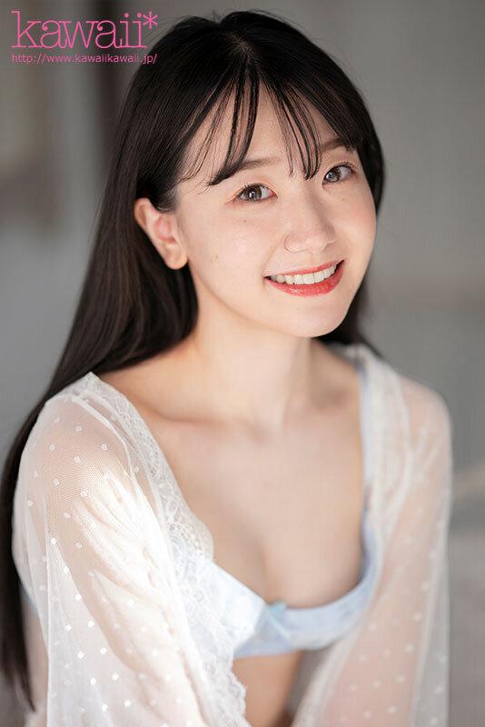 私の透明肌は騎乗位でできている。男に跨ると別人。極細女子大生 新人 真白さら AVデビュー サンプル画像 1