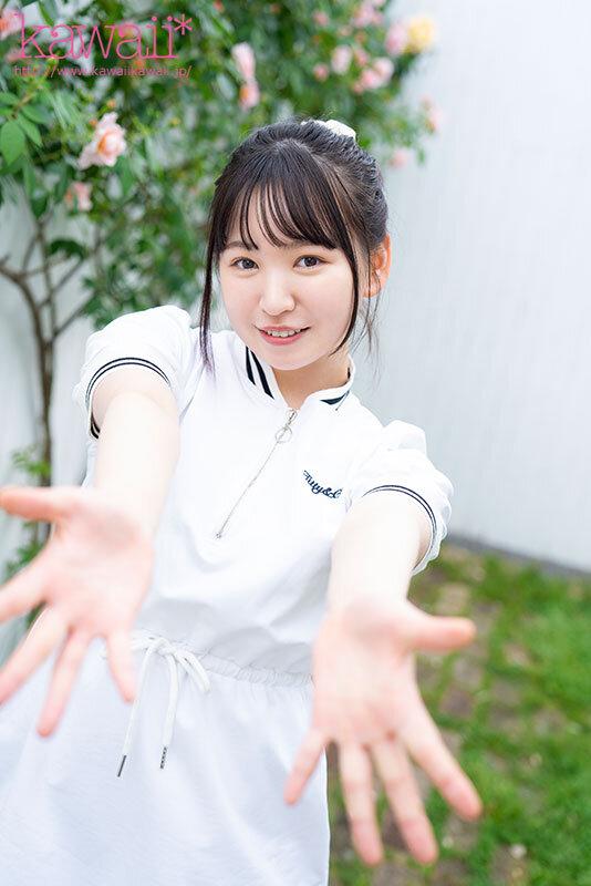 経験人数3人なのに自信満々でなんでも信じ込んじゃう超ポジティブ素人‘朝日ゆうな’AV女優に憧れて名古屋から上京デビュー 自慢のノーハンドフェラもなかなかだけどむっちむちデカ尻バックが締め付け最高で男優さんこぞって大量顔射したってよ。 朝日ゆうな サンプル画像 2