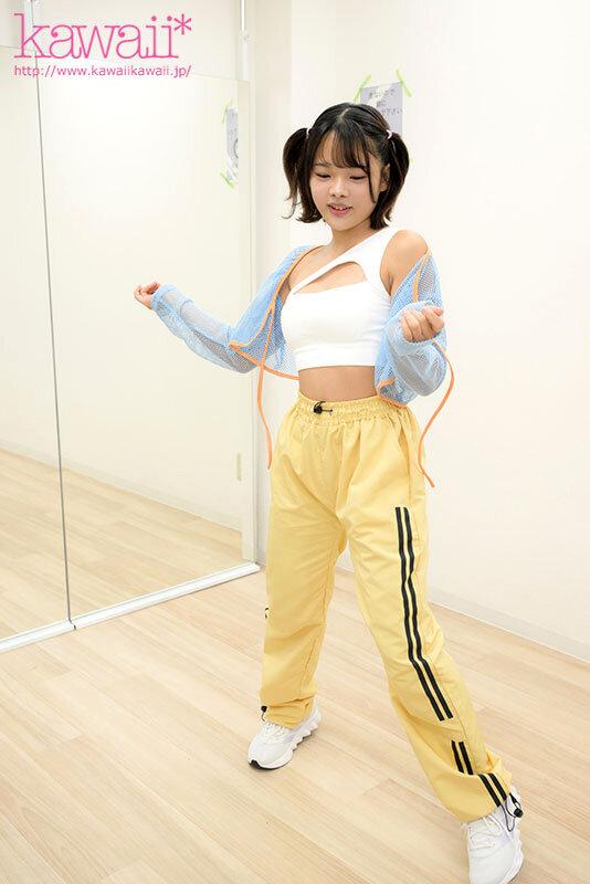 アイドルの握手会で自分も向こう側に行きたいと憧れ歌とダンスに青春を全力で注いだ元地下アイドル‘時藤ゆいな’元彼とのハメ撮りで性の開放に目覚めて、今、私は、ここにいる。 サンプル画像 1