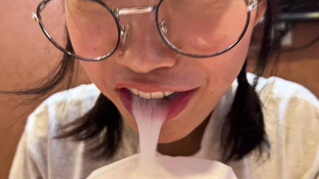 顔だけで抜ける僕らの色白オナペットちゃんと、仲良しワイワイ何回射精できるかゲームを開催！ サンプル画像 6