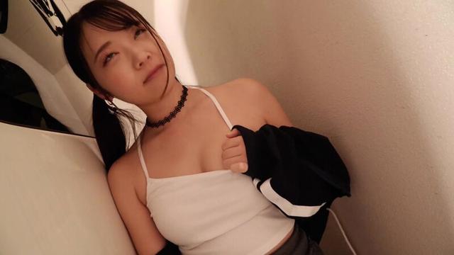 【4K】ヤリマンエマの本気食い！！ 我慢できずに素人逆ナンSEX 二葉エマ サンプル画像 3