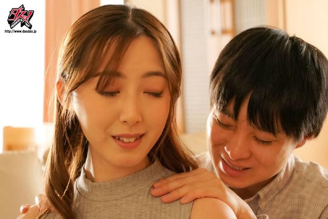 お母さんに毎日好き好きオーラを浴びせた一ヶ月後、理性が外れたお母さんと子作りセックスを何度も何度も繰り返した。 君塚ひなた サンプル画像 4