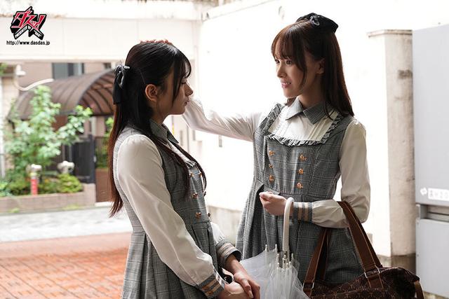 どちらが娘になるか競い合え。高慢叔父に引き取られた清楚スレンダー姉妹の肉棒奪い合い性奉仕 北岡果林 白石もも サンプル画像 1