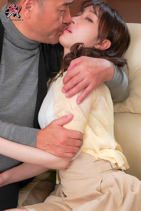 華奢スレンダーで清楚な妻が俺の親父に寝取られ種付けプレスされていた。 花里アカリ サンプル画像 5