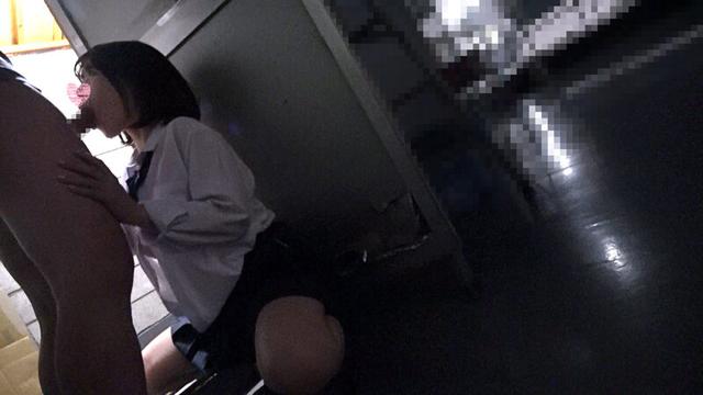 「こんなカワイイ女とめちゃくちゃハメてぇな」芸能タレント級の清楚美少女×おじ集団6P大乱交SEX思春期マ○コをメッタ突きで子宮にガンガン精子直射で全員キンタマ空っぽになった件 サンプル画像 7