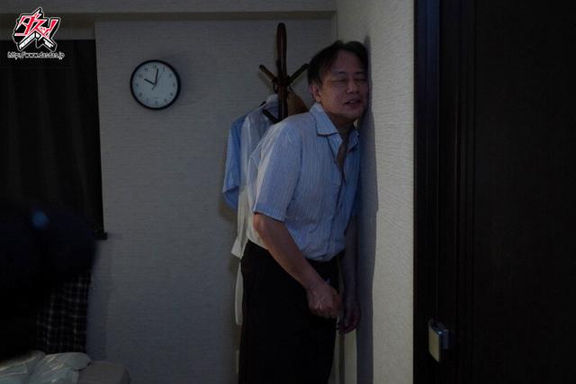隣人に俺の彼女が寝取られて。 親父のチ○ポに心の壁をぶち破られた女 総勢12名総集編 サンプル画像 6