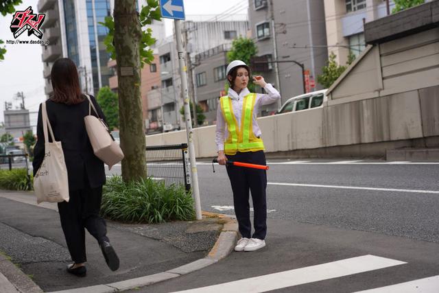 数十年前に孕ませた女達とその娘達に会いに来ました。美人母娘、イタダキマス。480分 サンプル画像 1