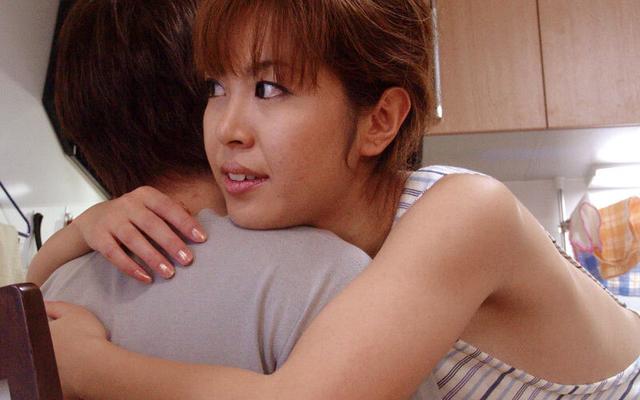 「イケナイ事なのよ…。」母と超えてはいけない一線を超えてしまった…！4時間 サンプル画像 9
