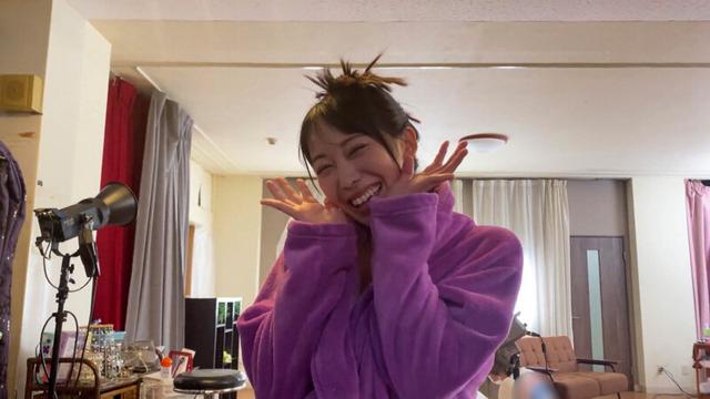 ★配信限定！特典映像付★「弥生みづき」がニューハーフ「ヌルマユ」に女の子の良さを教えてあげる！ サンプル画像 20