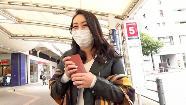 明るくて頼りがいがありママ友の人気者、八重歯美人のアラフォー奥様 沙友里さん 44歳 サンプル画像 2