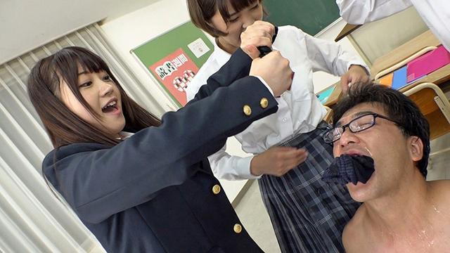 集団聖水リンチ！女子○生のトイレにされた僕！ サンプル画像 6