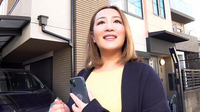 若奥様の性癖暴露～M男体験ドキュメント～ 私、SMバーで女王様として働いてました…でもM男が忘れられなくて今回応募しました りおさん サンプル画像 1