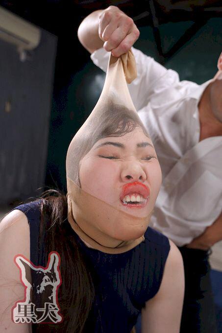 衝撃！こんな美女が！？パンスト変顔で顔面崩壊！？ サンプル画像 15