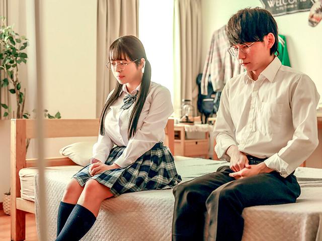 どうしても夏休み中に童貞を捨てたくて幼なじみと初体験したらSEXの気持ち良さにお互いどハマりしてしまい宿題放ったらかしで三日三晩ハメまくった 羽月乃蒼 サンプル画像 1