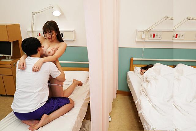 精子採取のお仕事！患者の大事な精子を無駄撃ちさせるのが趣味のNTR大好きナース 宮藤ゆみな サンプル画像 9