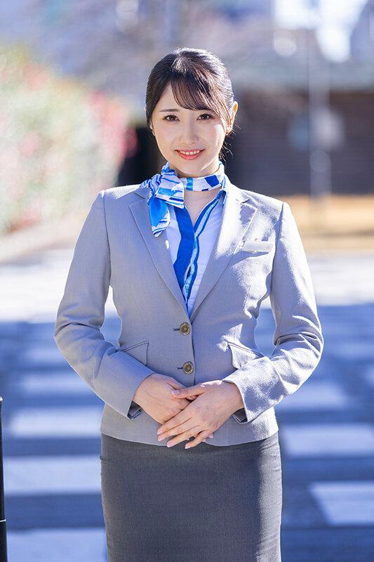 働く女AV出演ドキュメント 現役国際線キャビンアテンダント あすかさん（24歳）170cm高身長、Gカップ巨乳、デカ尻90cm、黒パンスト美脚―。マジックミラー便では口説けなかったハイスペックなCAが交渉の果てに最初で最後のAV DEBUT サンプル画像 2
