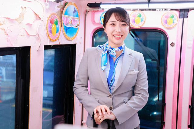 働く女AV出演ドキュメント 現役国際線キャビンアテンダント あすかさん（24歳）170cm高身長、Gカップ巨乳、デカ尻90cm、黒パンスト美脚―。マジックミラー便では口説けなかったハイスペックなCAが交渉の果てに最初で最後のAV DEBUT サンプル画像 3