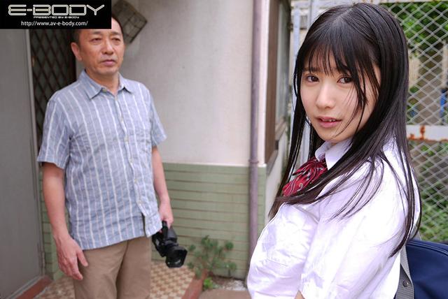 台本無しリアルドキュメント！おやじ好き変態女優‘好実ほの’とガチ制服好きロリコン中年男優が 互いに性癖むき出しのエグいほど生々しいイチャハメ映像24時 サンプル画像 3