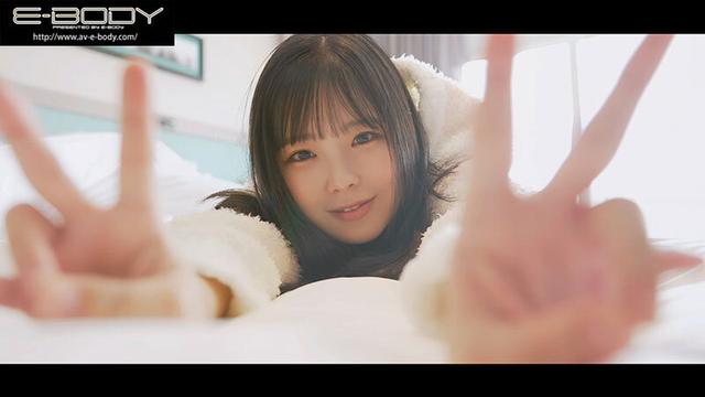 ちっちゃくて（身長145cm）でちょいぽちゃ（ウエスト65cm）だけど…チアで全国優勝した栄光が忘れらんなくて… 売れないグラドル まなみ静奈（抱き心地◎）、AVデビューで今度こそ帰り咲くっ！ サンプル画像 10